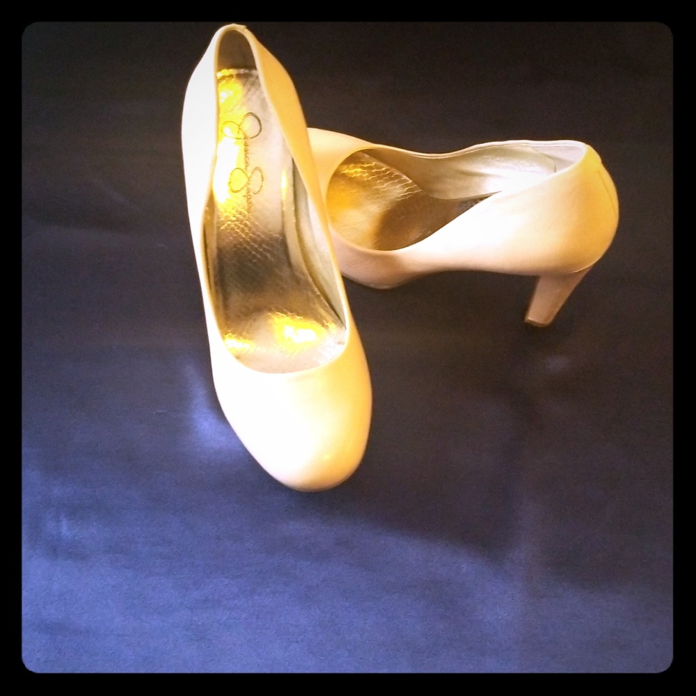 Round toe /nude /Jessica Simpson heels